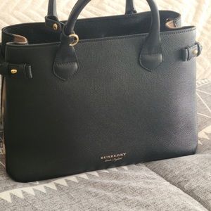 BURBERRY LEATHER SATCHEL/ HANDBAG